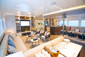 galapagos-solaris-yacht-oniriccruises-ecuador-first-class